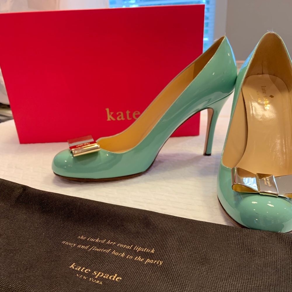 Kate Spade Karolina bow pump size 9.5